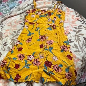 Cute yellow dress. Size Small